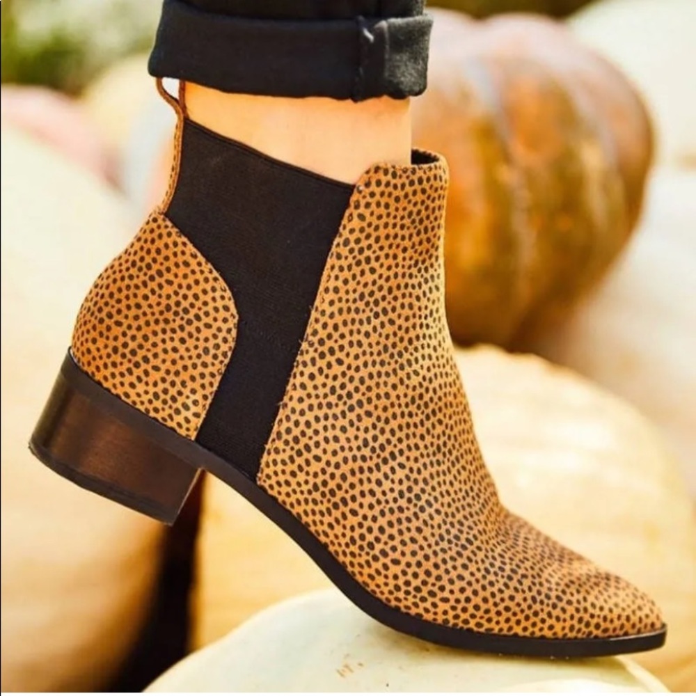 Crown Vintage Leopard bootie